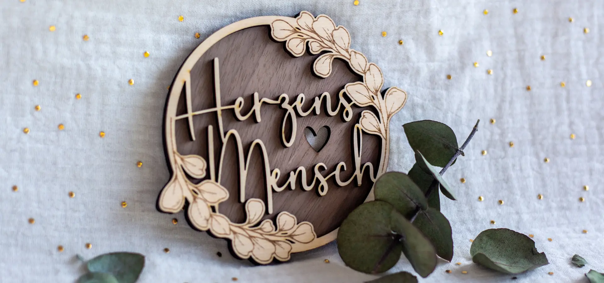 Produktbild Holzornament "Herzensmensch"